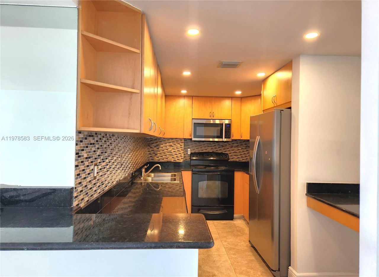 10350 W Bay Harbor Dr , Unit PH N, Bay Harbor Islands, FL 33154 Photo