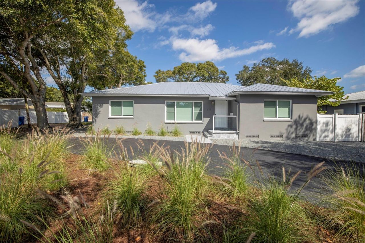 877 42nd Avenue N, Saint Petersburg, FL 33703 Main Photo