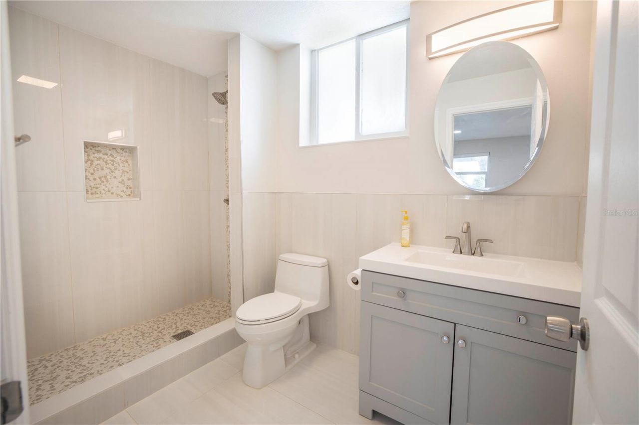 877 42nd Avenue N, Saint Petersburg, FL 33703 Photo