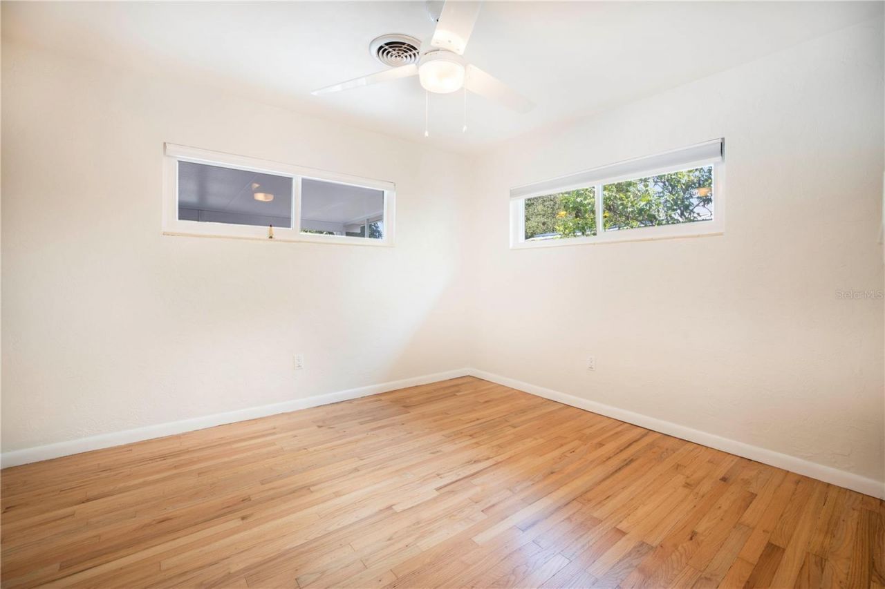 877 42nd Avenue N, Saint Petersburg, FL 33703 Photo