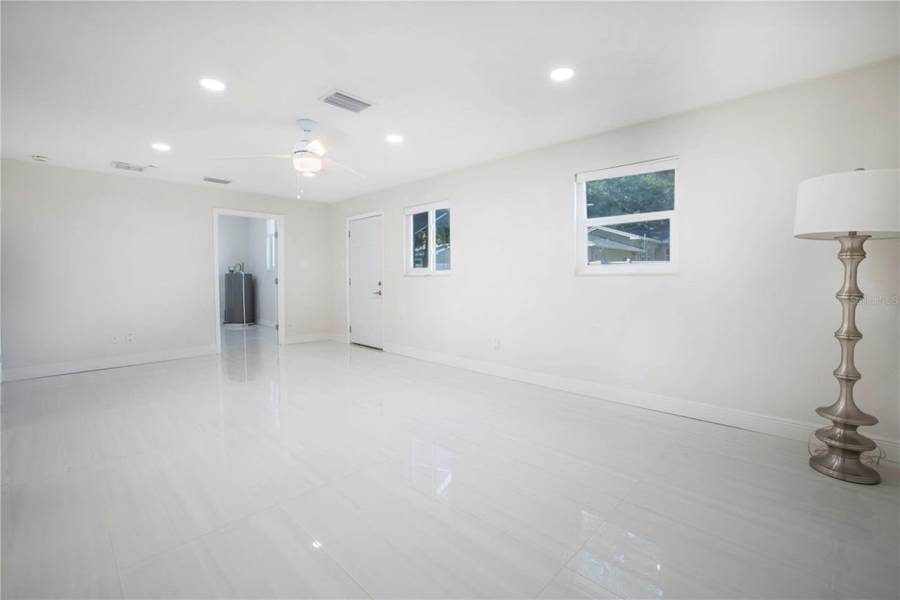 877 42nd Avenue N, Saint Petersburg, FL 33703 Photo