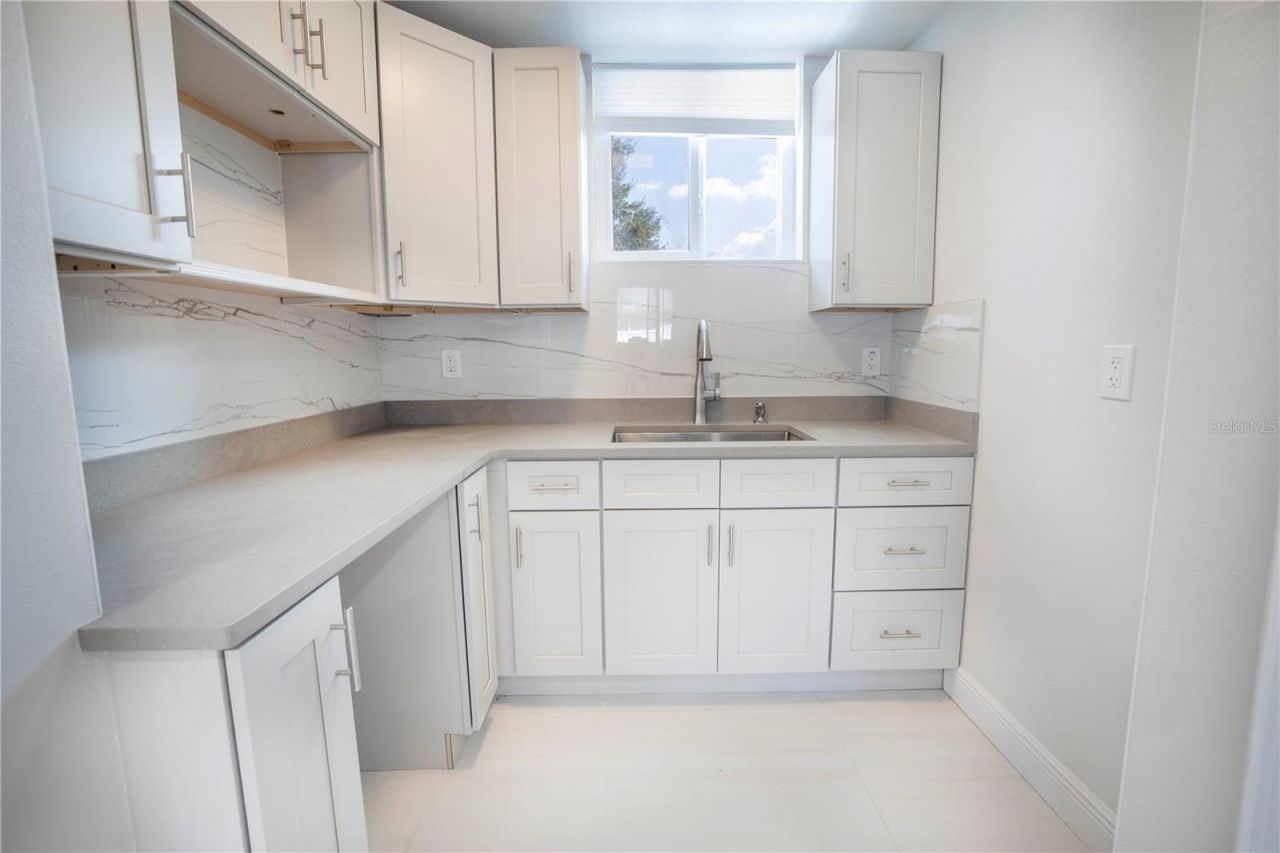 877 42nd Avenue N, Saint Petersburg, FL 33703 Photo