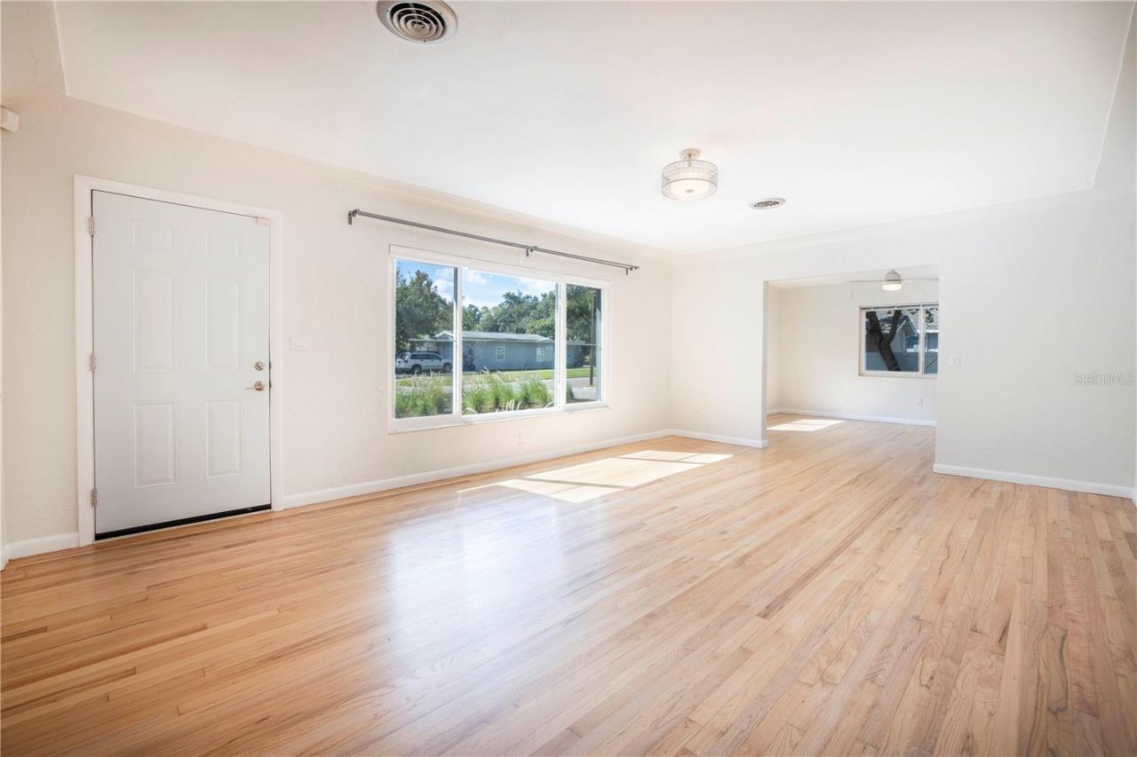 877 42nd Avenue N, Saint Petersburg, FL 33703 Photo