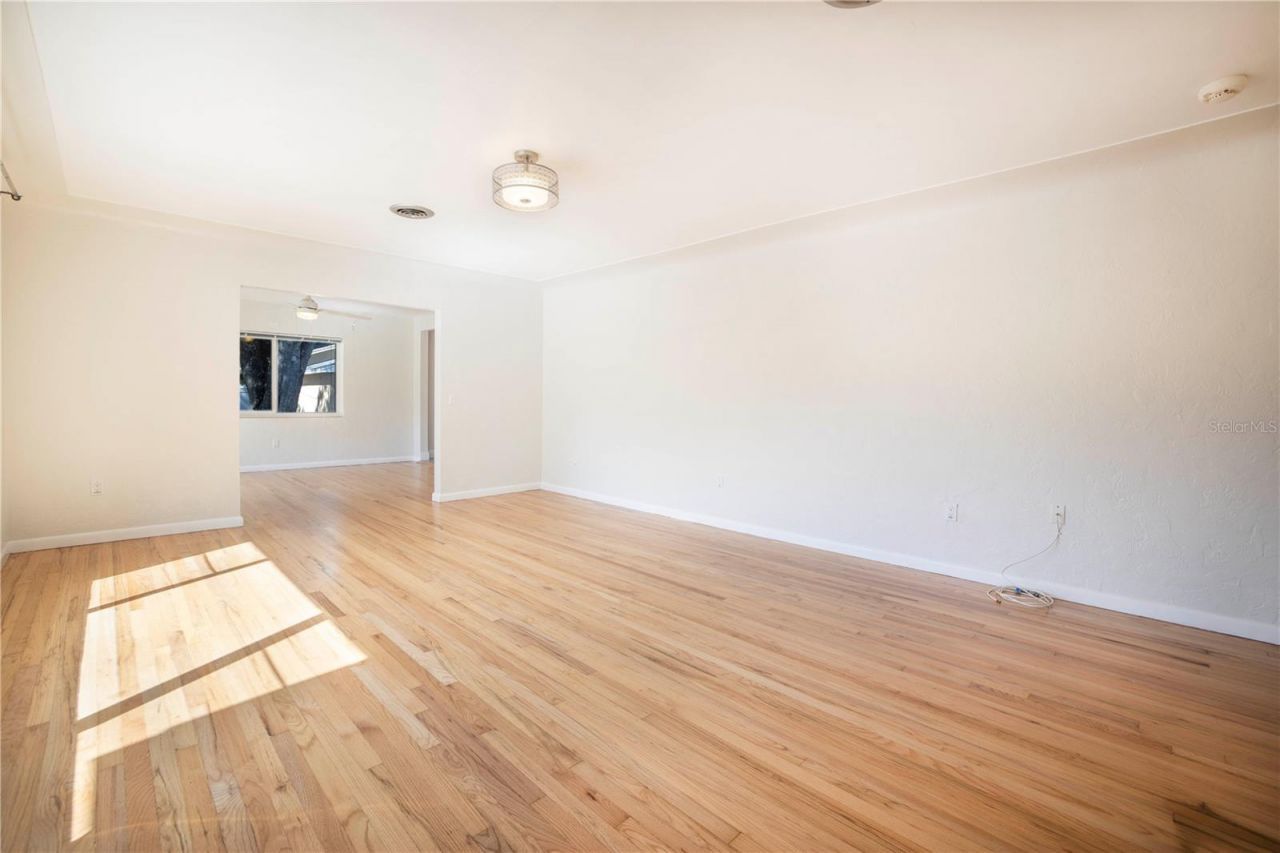 877 42nd Avenue N, Saint Petersburg, FL 33703 Photo