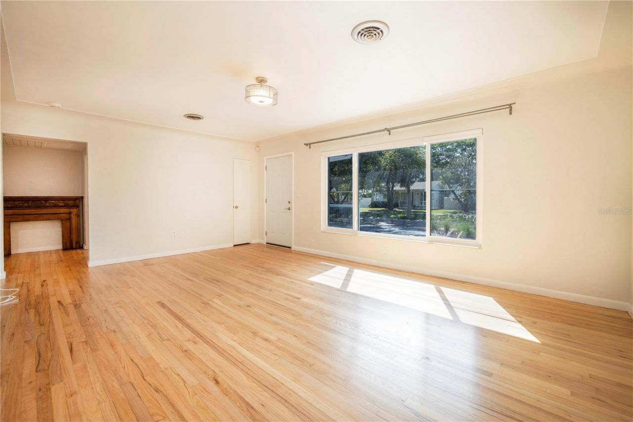 877 42nd Avenue N, Saint Petersburg, FL 33703 Photo