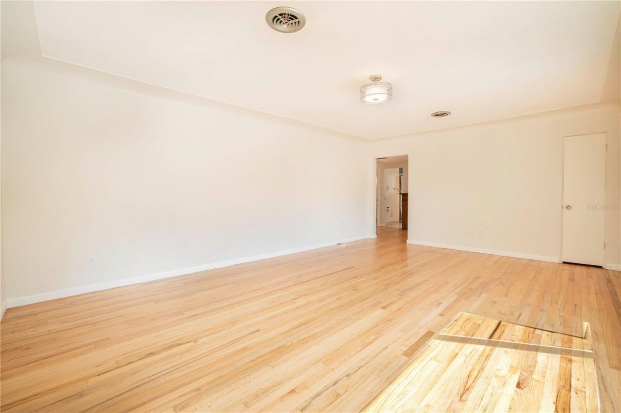 877 42nd Avenue N, Saint Petersburg, FL 33703 Photo