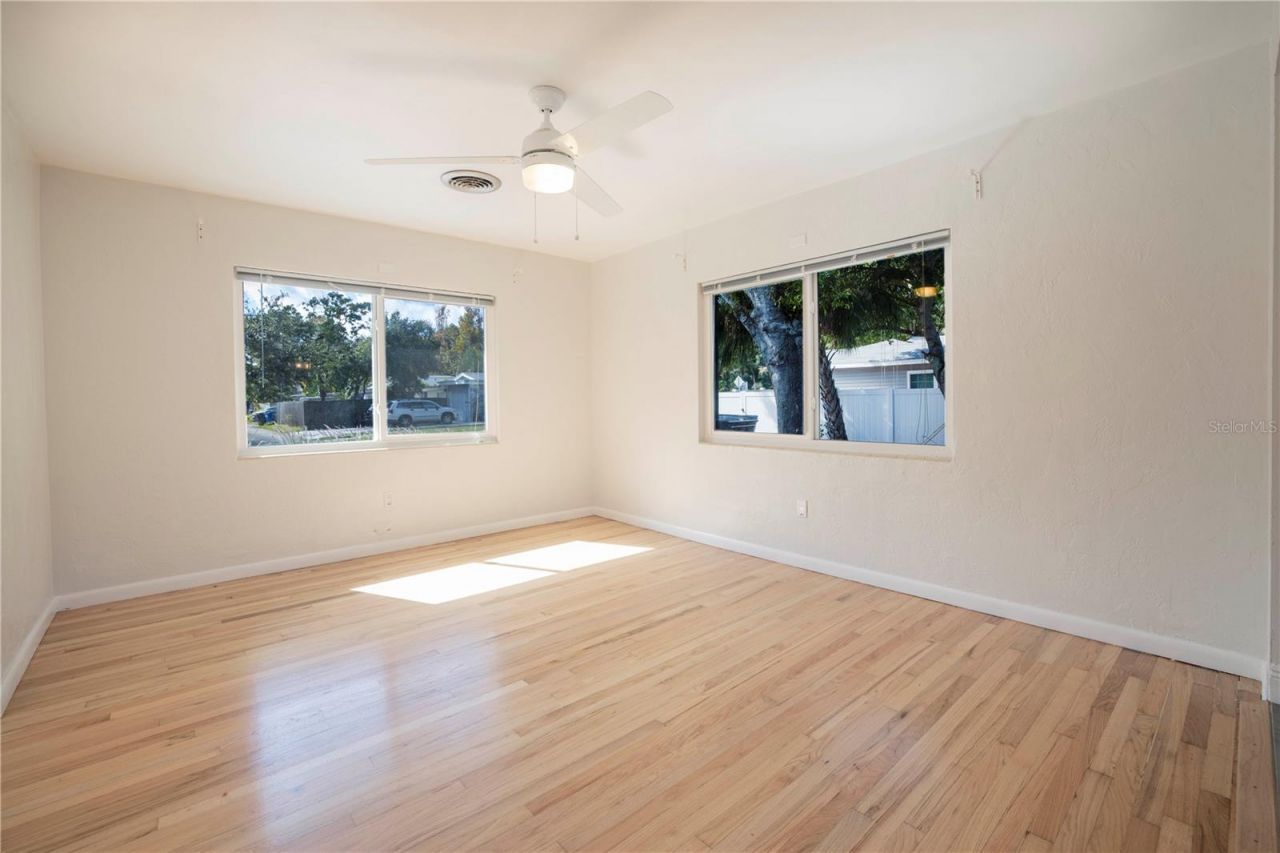 877 42nd Avenue N, Saint Petersburg, FL 33703 Photo