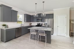 880 Meadowbrook Lane photo 4