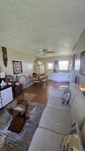 1301 N 12th Ct, Unit 2A, Hollywood, FL 33019 Photo