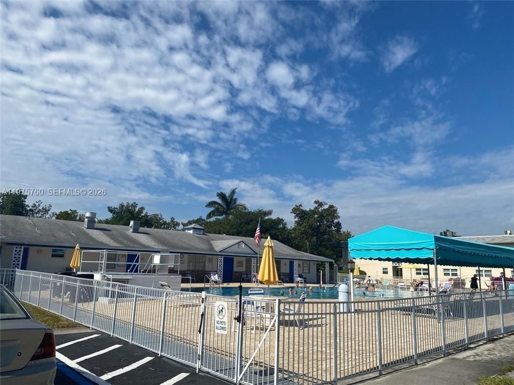 1301 N 12th Ct, Unit 2A, Hollywood, FL 33019 Photo