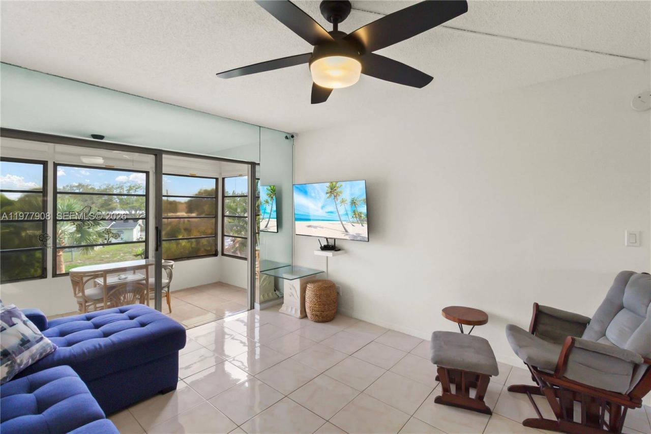 2901 NW 46th Ave , Unit 307, Lauderdale Lakes, FL 33313 Photo