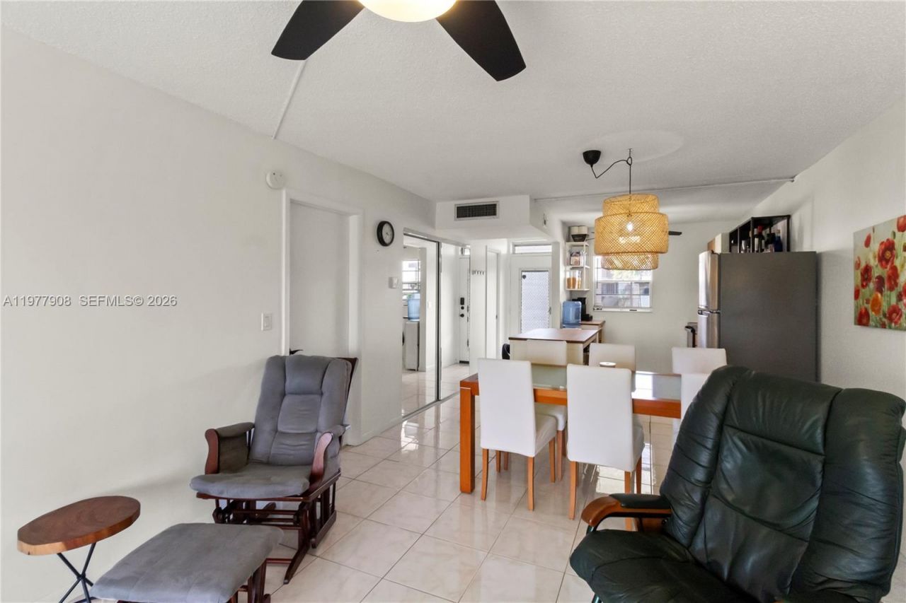 2901 NW 46th Ave , Unit 307, Lauderdale Lakes, FL 33313 Photo