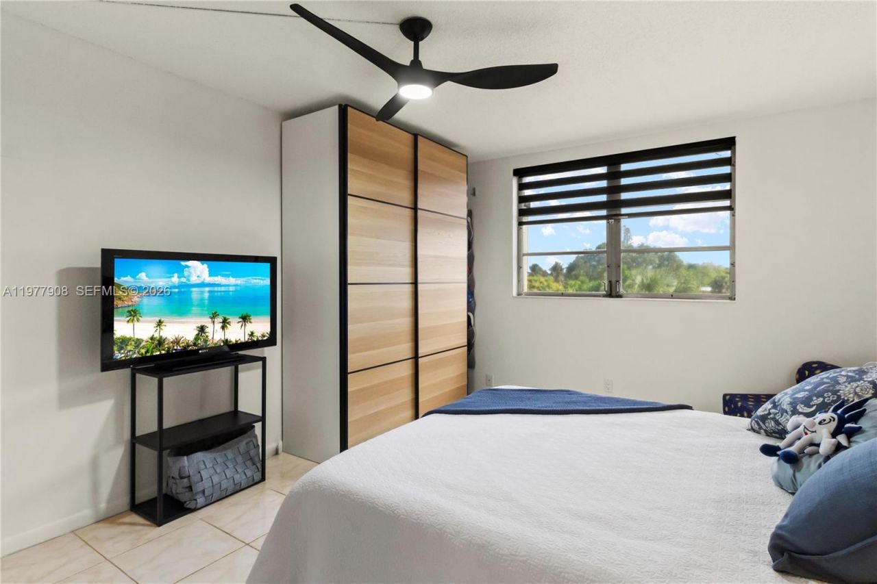 2901 NW 46th Ave , Unit 307, Lauderdale Lakes, FL 33313 Photo