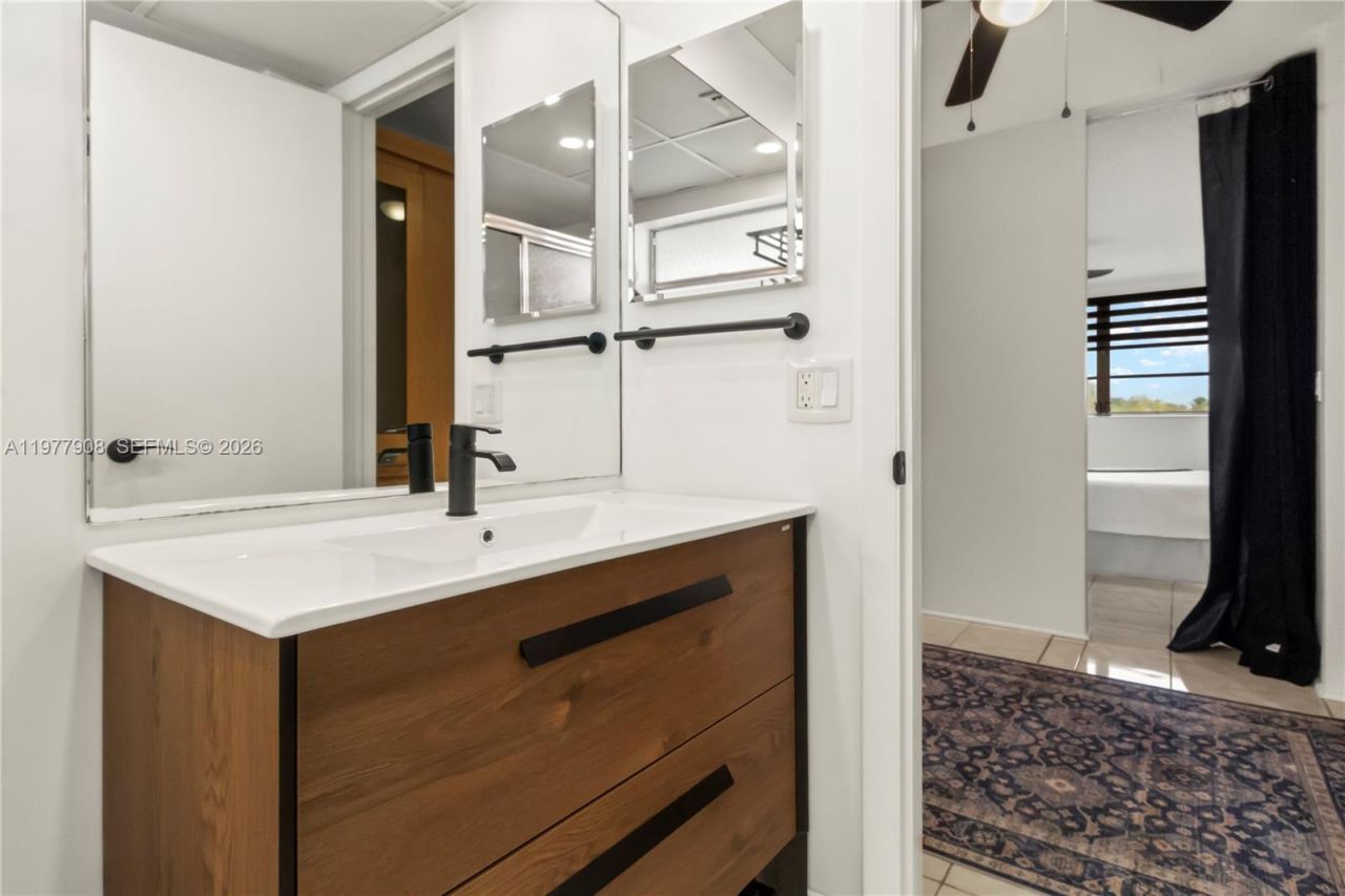 2901 NW 46th Ave , Unit 307, Lauderdale Lakes, FL 33313 Photo