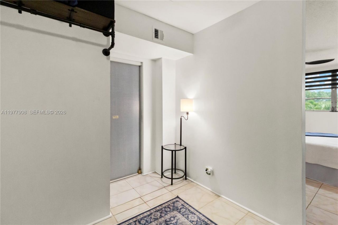 2901 NW 46th Ave , Unit 307, Lauderdale Lakes, FL 33313 Photo