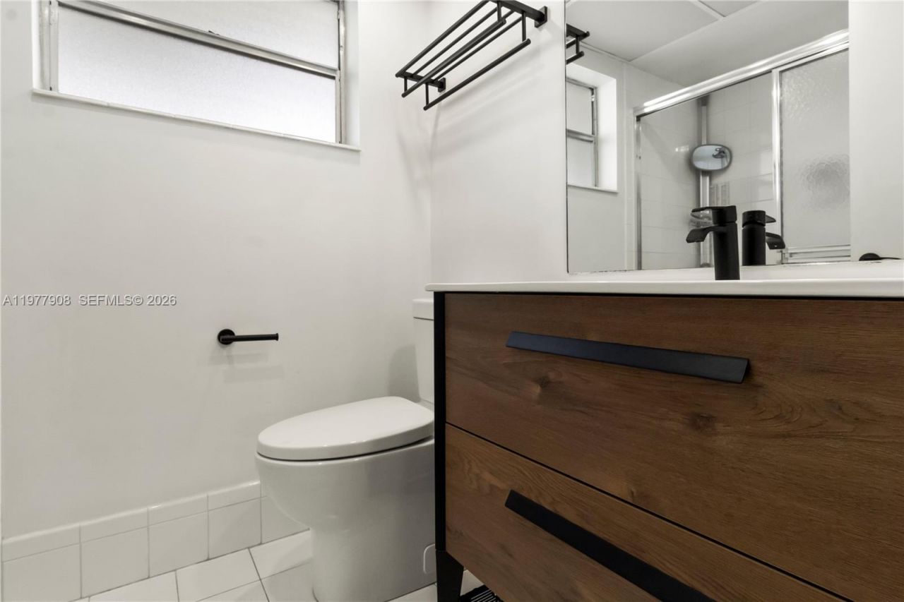 2901 NW 46th Ave , Unit 307, Lauderdale Lakes, FL 33313 Photo