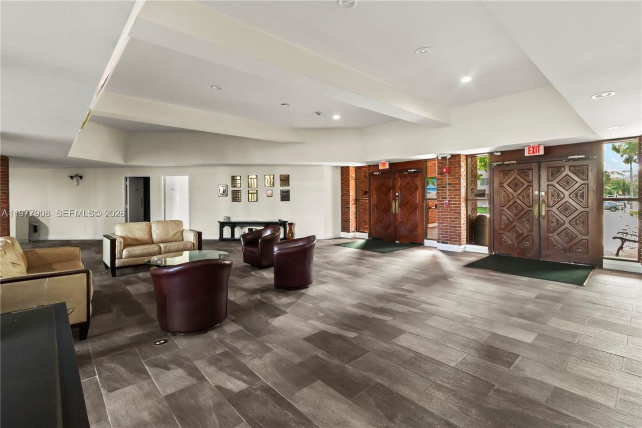 2901 NW 46th Ave , Unit 307, Lauderdale Lakes, FL 33313 Photo