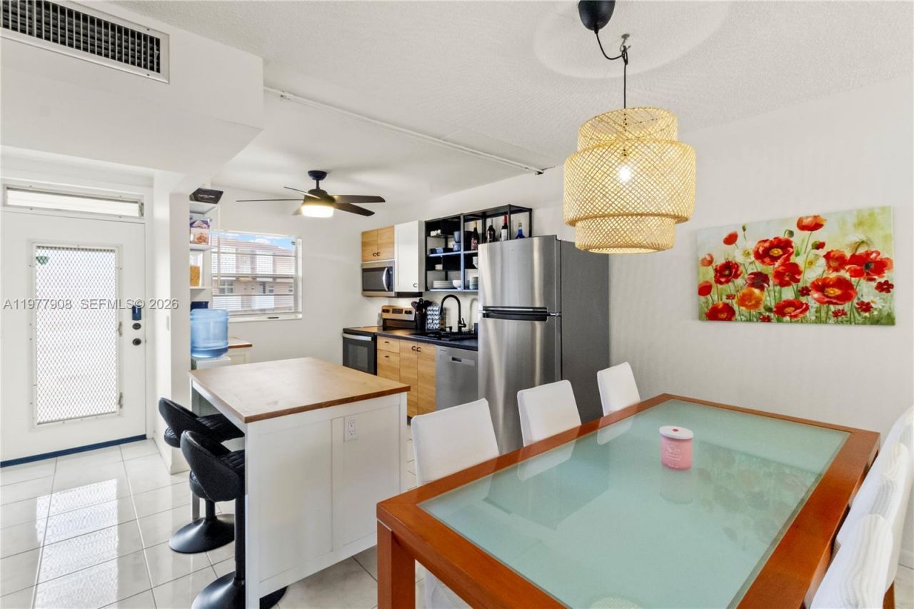 2901 NW 46th Ave , Unit 307, Lauderdale Lakes, FL 33313 Photo