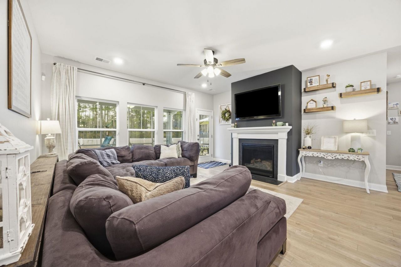 1164 Harbison Circle Photo 19