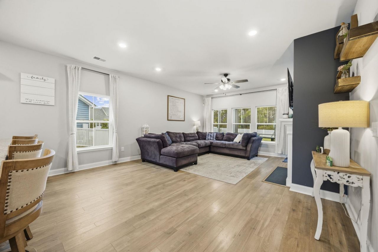 1164 Harbison Circle Photo 21