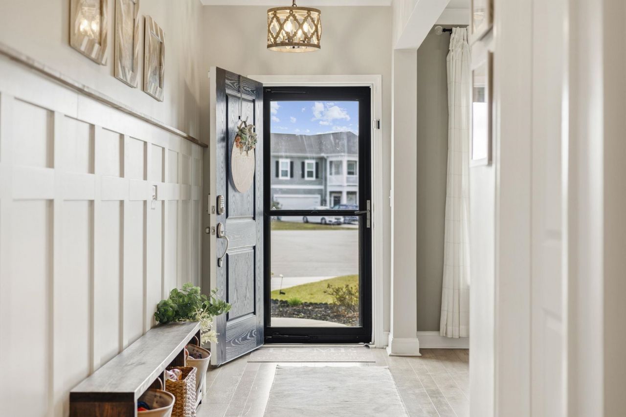 1164 Harbison Circle Photo 4