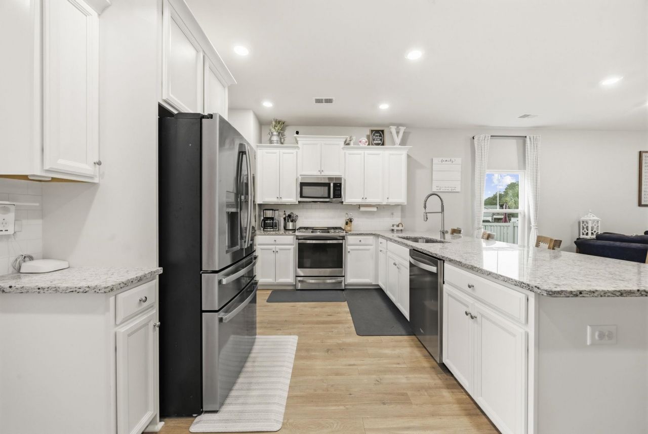 1164 Harbison Circle Photo 5