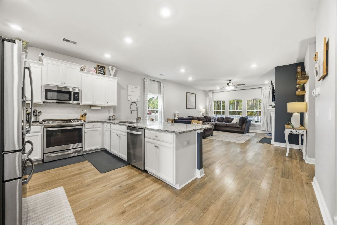 1164 Harbison Circle Photo 7