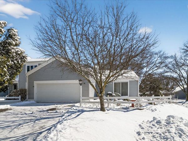 61 Oak Creek Trail, Madison, WI 53717