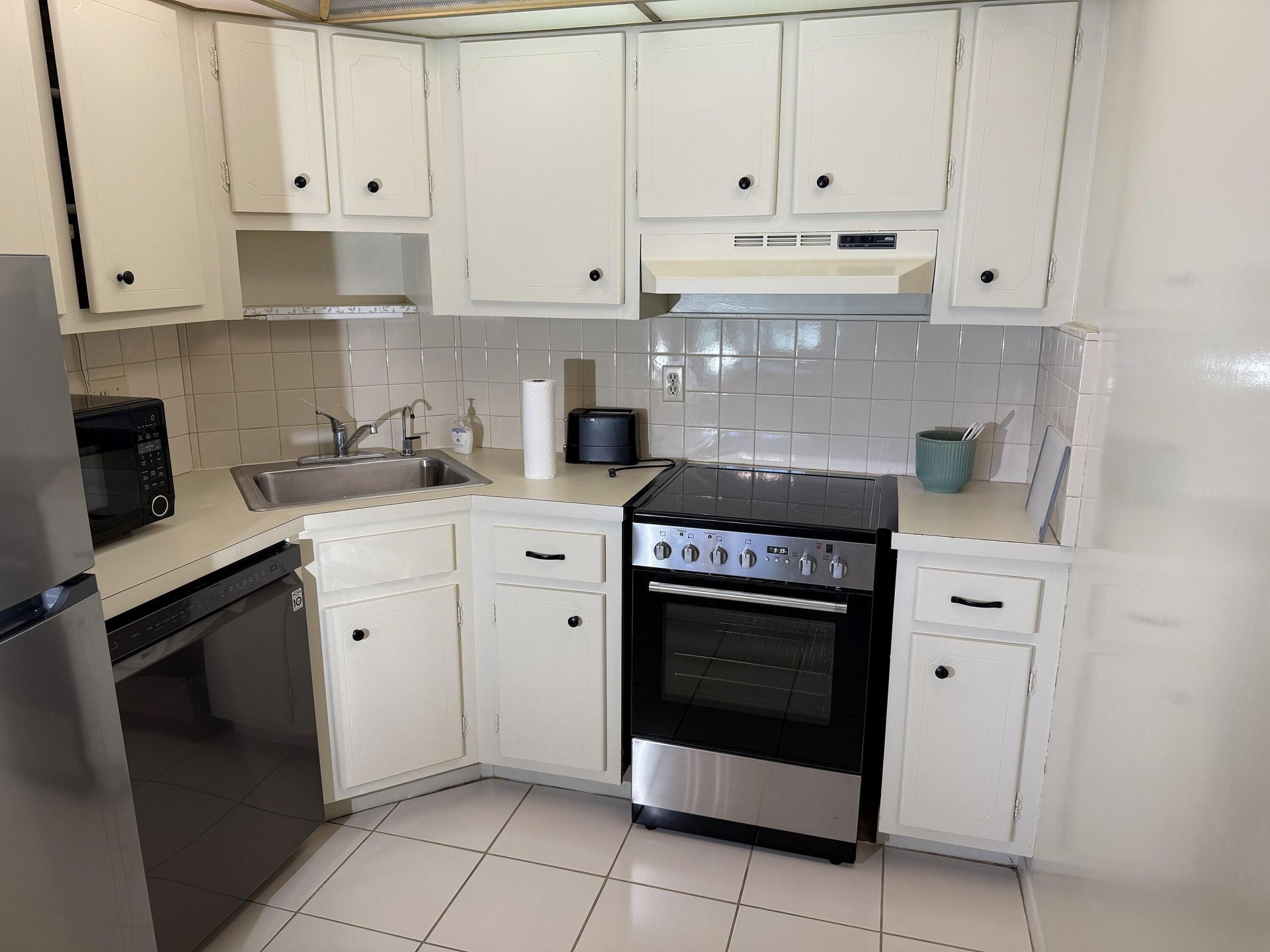 5208 NE 24th Terrace, Unit F106, Fort Lauderdale, FL 33308 Photo