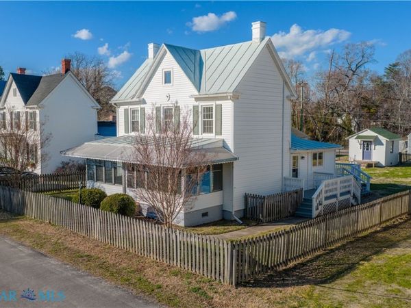 121 Taylor Avenue, Urbanna, VA 23175