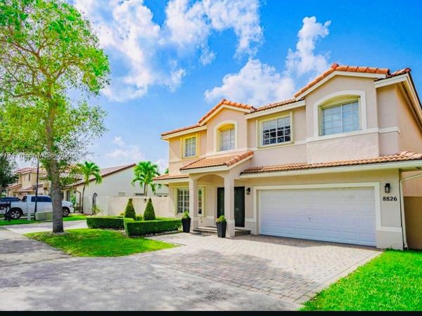 8826 NW 189th Ter, Hialeah, FL 33018