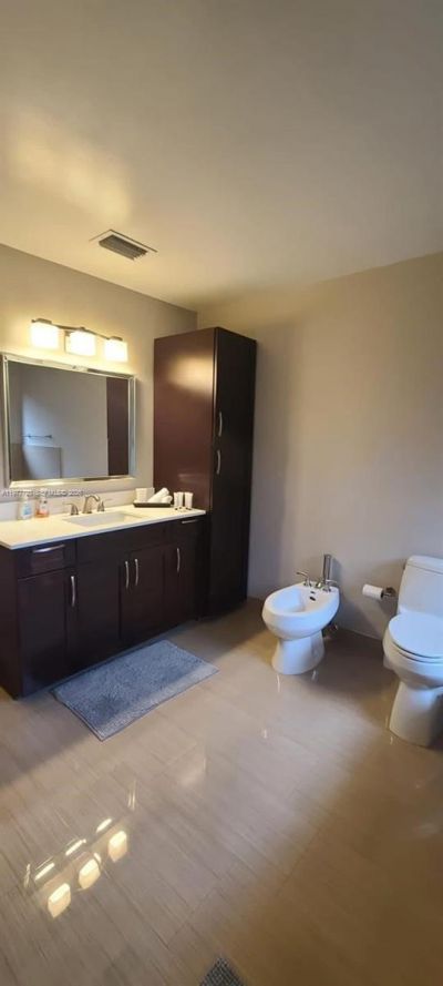 8826 NW 189th Ter, Hialeah, FL 33018 Photo
