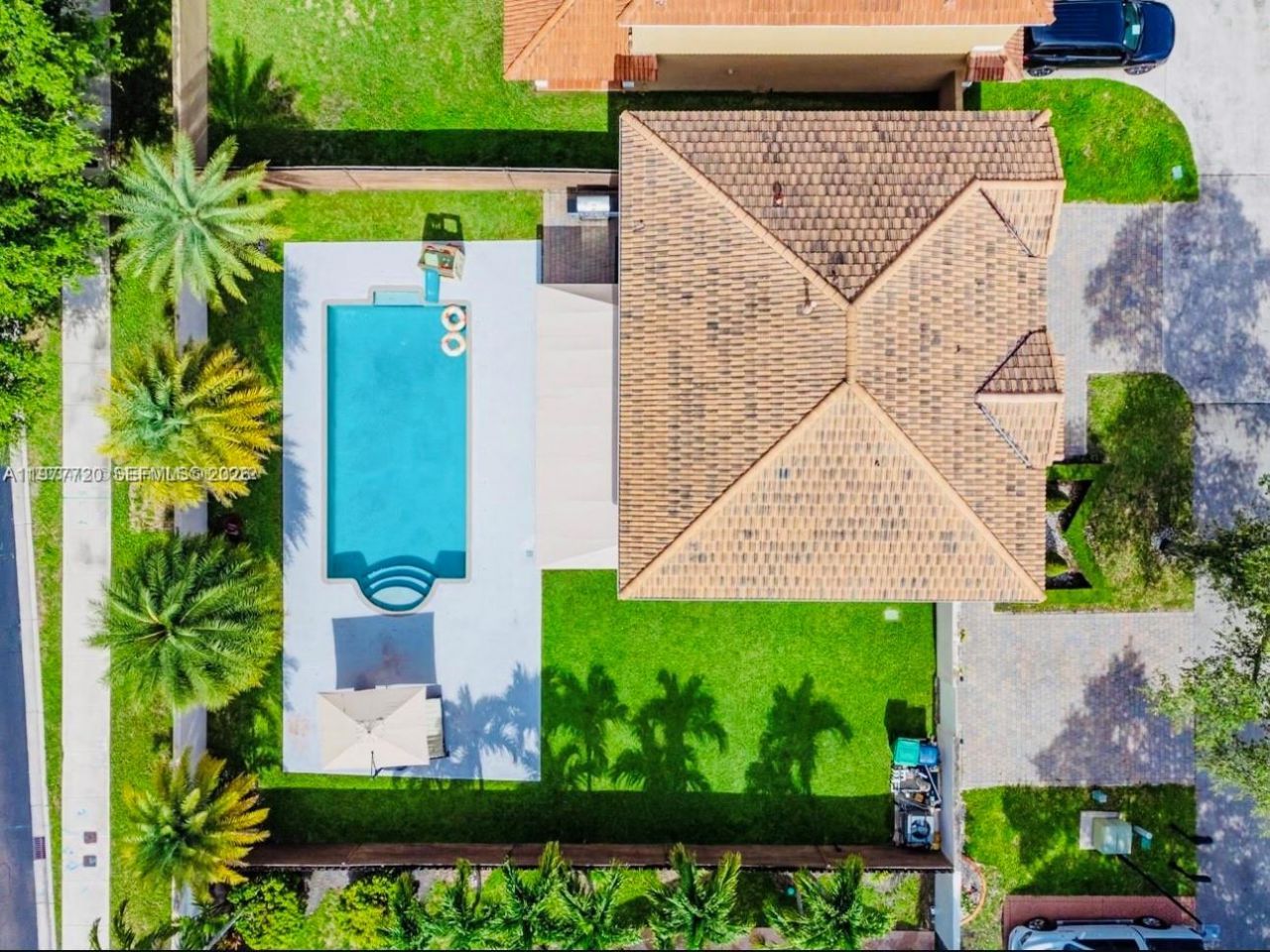 8826 NW 189th Ter, Hialeah, FL 33018 Photo
