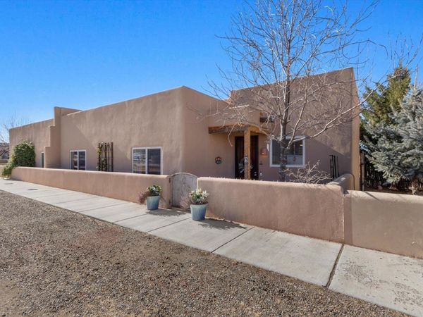 3 Silver Buckle Road , Santa Fe, NM 87508