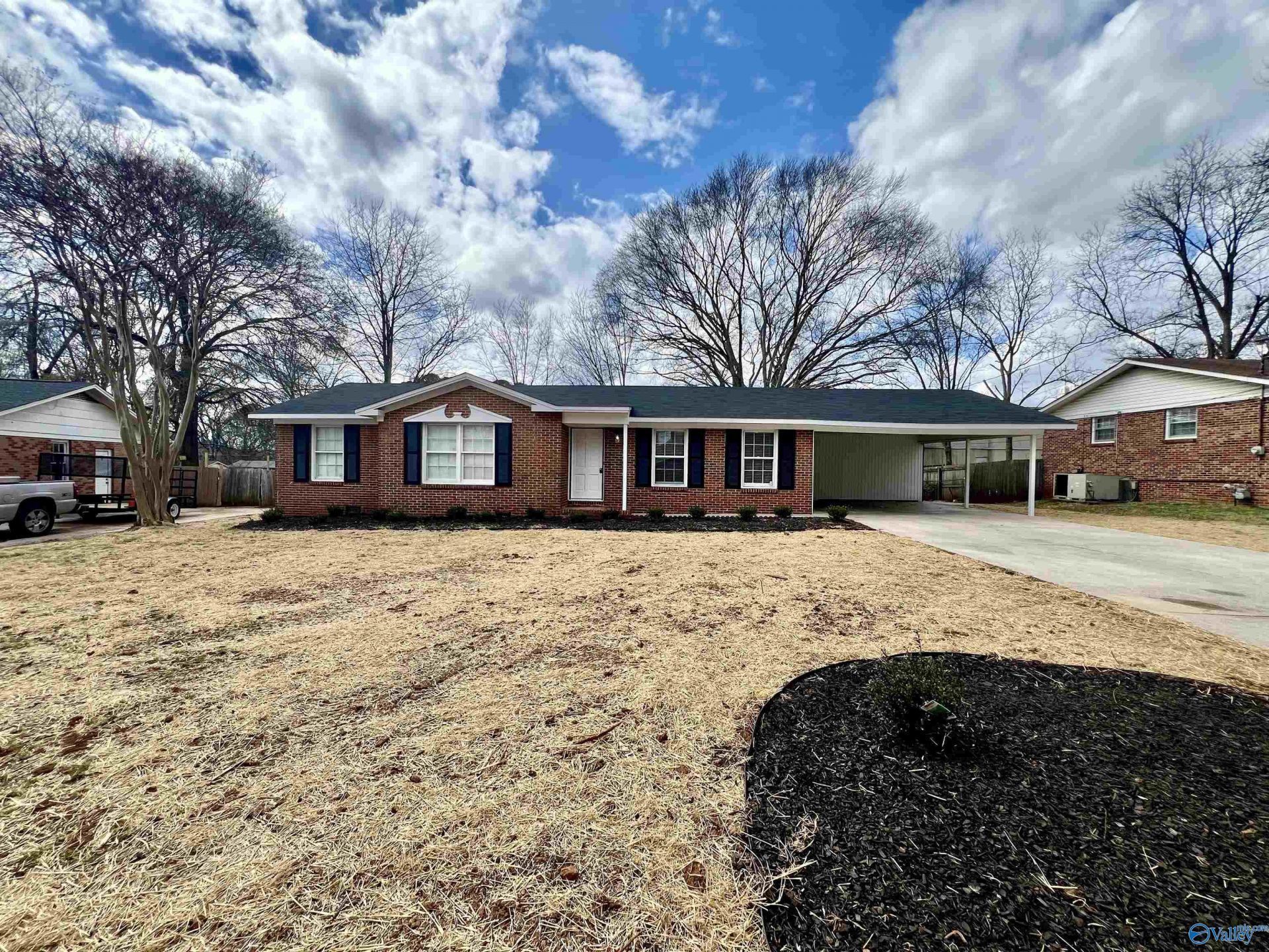 417 Hillmont Drive, Huntsville, AL 35805 Main Photo
