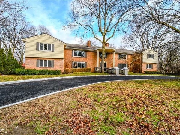 121 E Schantz Avenue, Unit 3, Oakwood, OH 45409