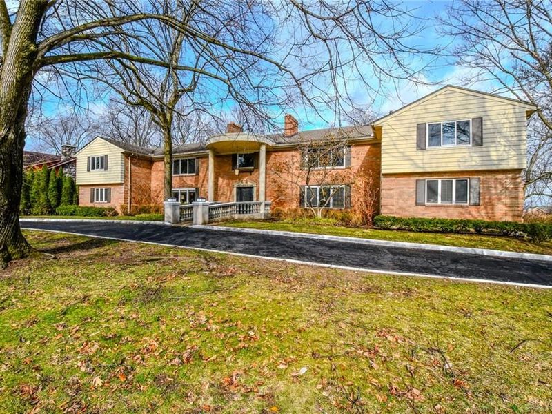 121 E Schantz Avenue, Unit 3, Oakwood, OH 45409 Photo 3