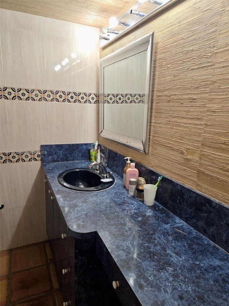 1750 NE 191st St , Unit 620-3, Miami, FL 33179 Photo