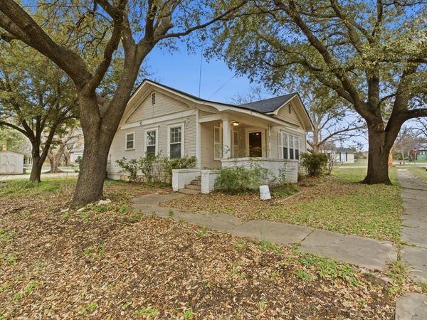 400 N Pecan Street, Hico, TX 76457