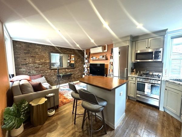 10 Henchman Street, Unit 5R, Boston, MA 02113