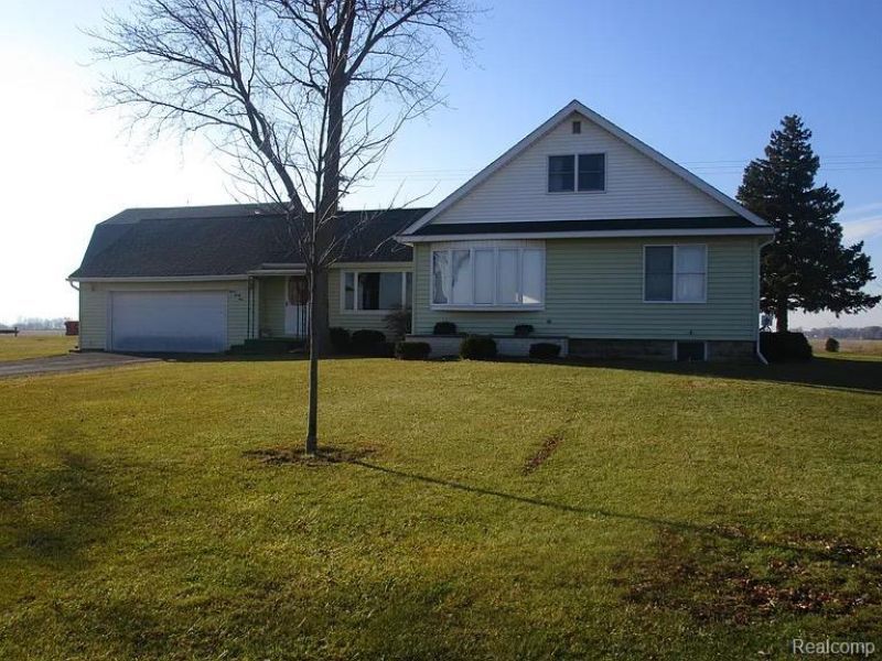 1829 N Ringle Road, Fairgrove Township, MI 48733 Main Photo