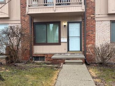 3162 Summers Road, Keego Harbor, MI 48320