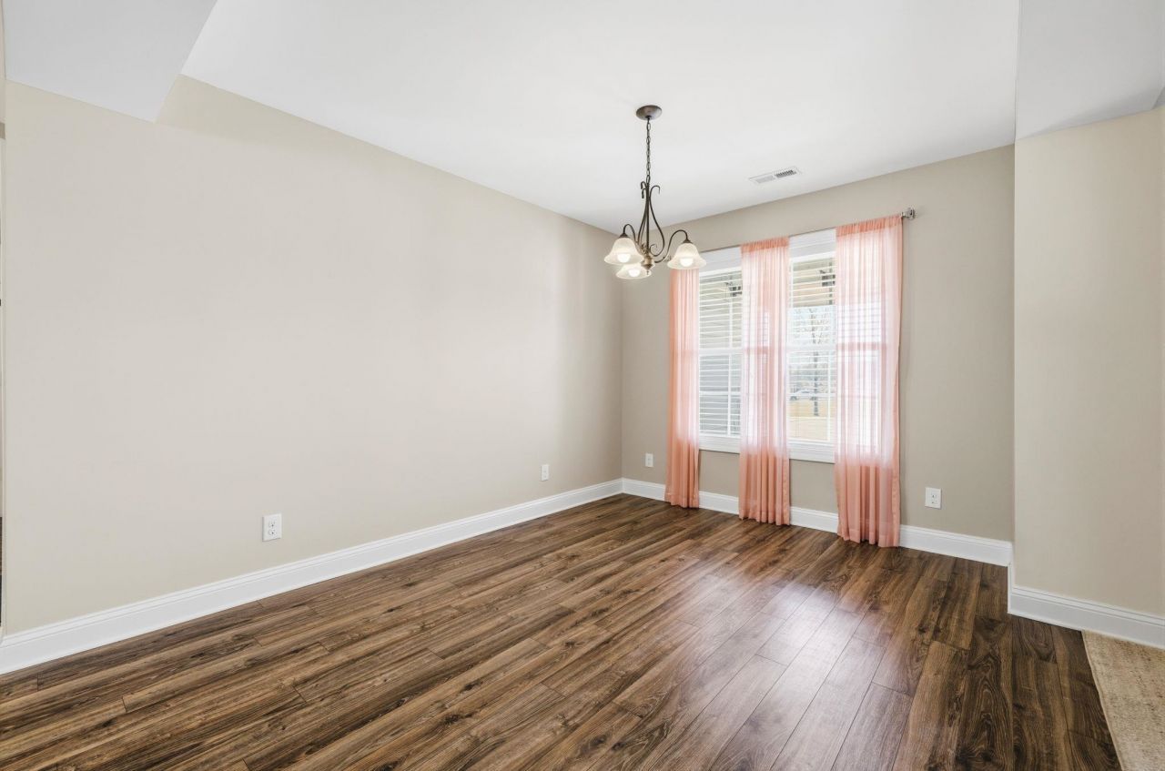 307 Purdue Ct. Photo 10