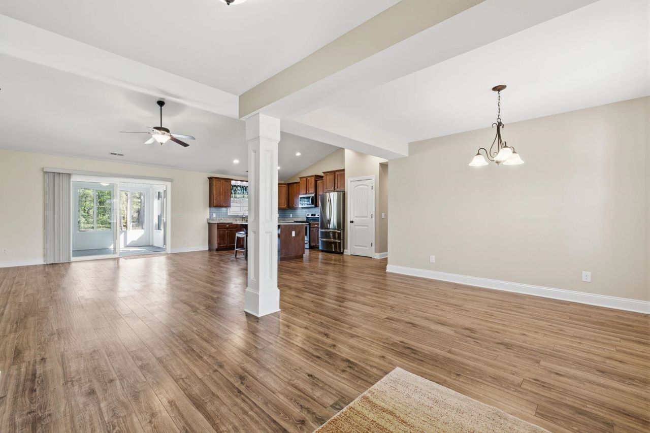 307 Purdue Ct. Photo 6