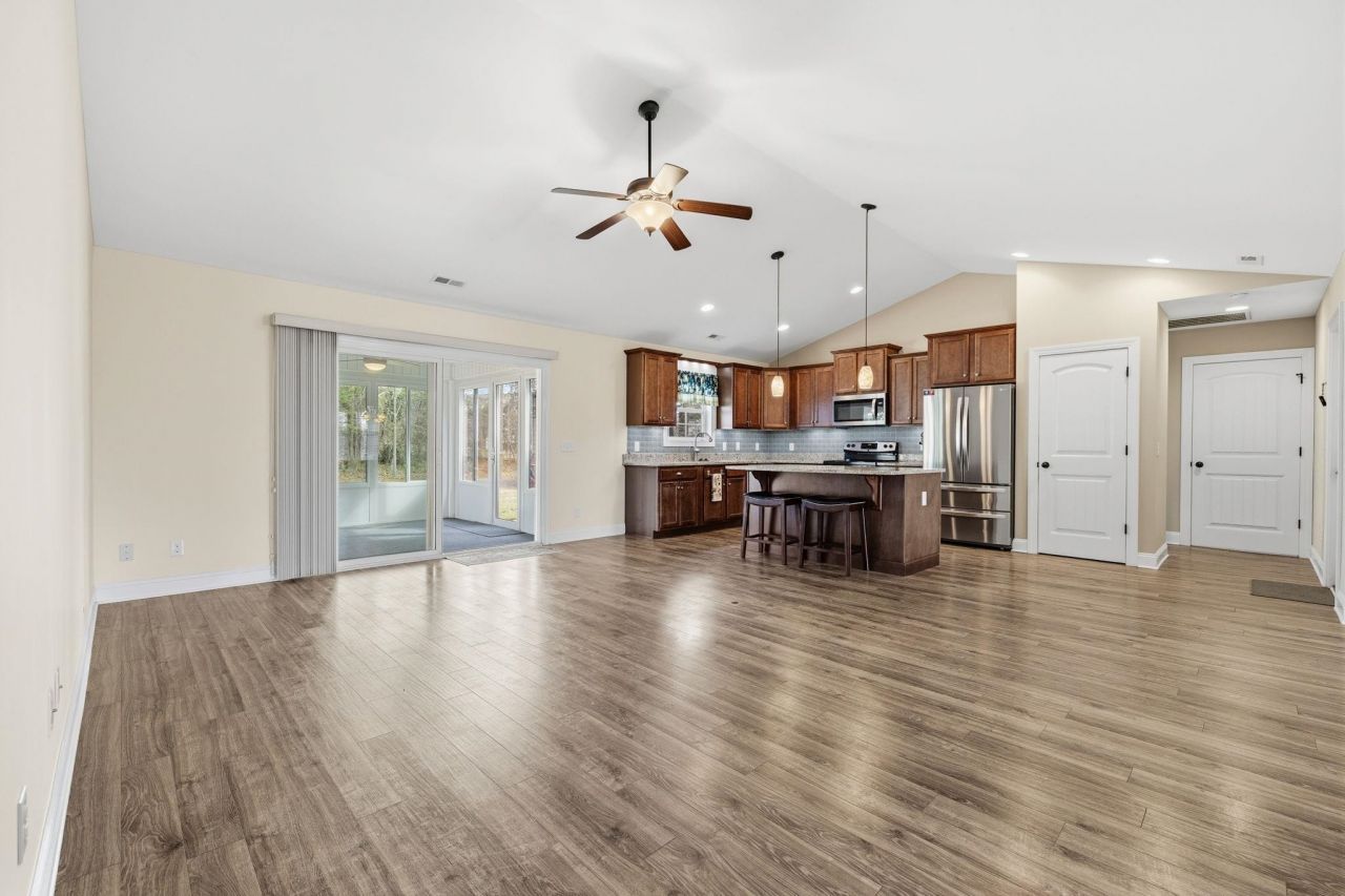 307 Purdue Ct. Photo 7