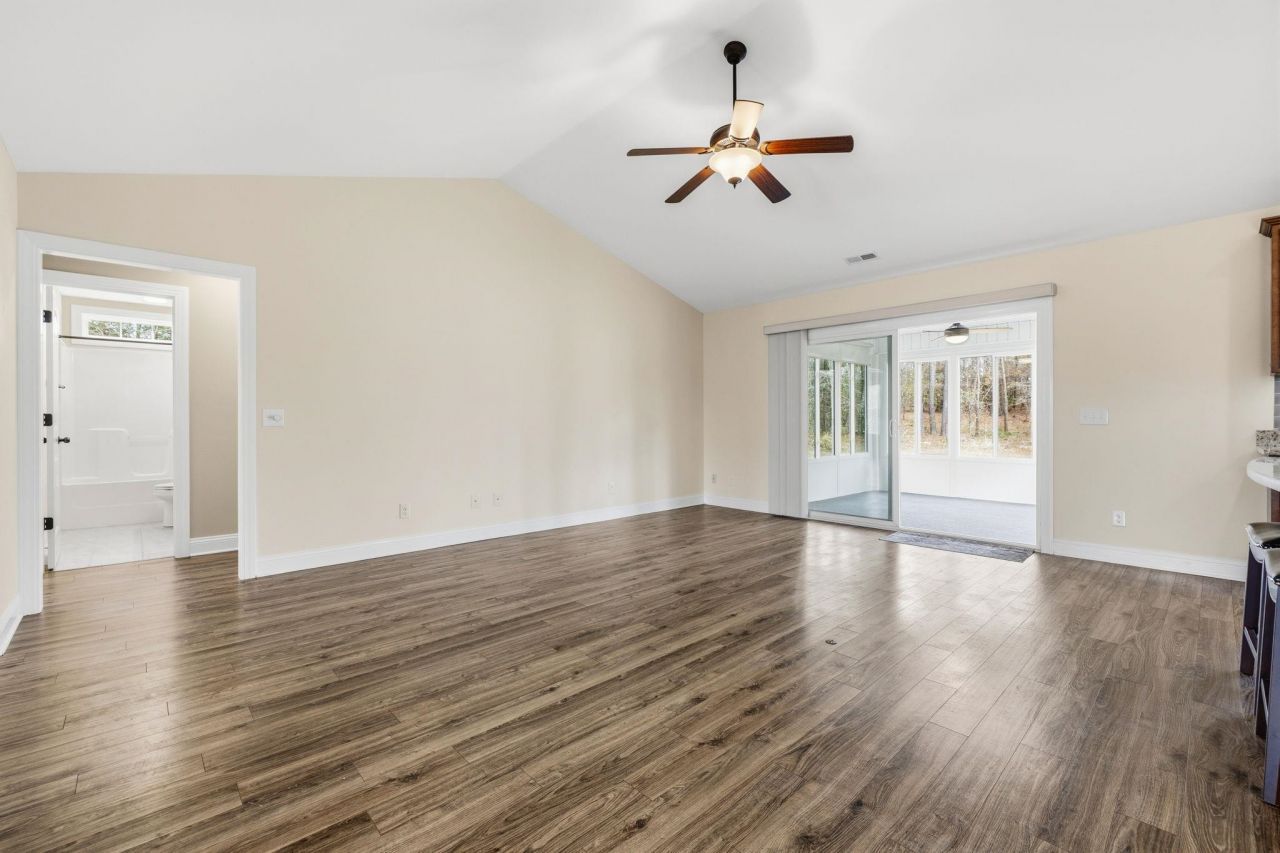 307 Purdue Ct. Photo 8