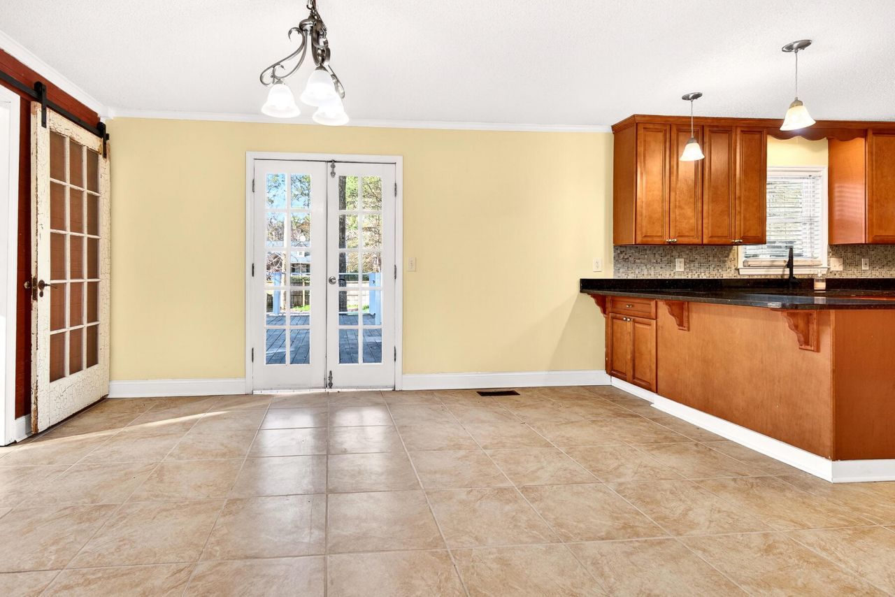 117 Pemberton Road Photo 20