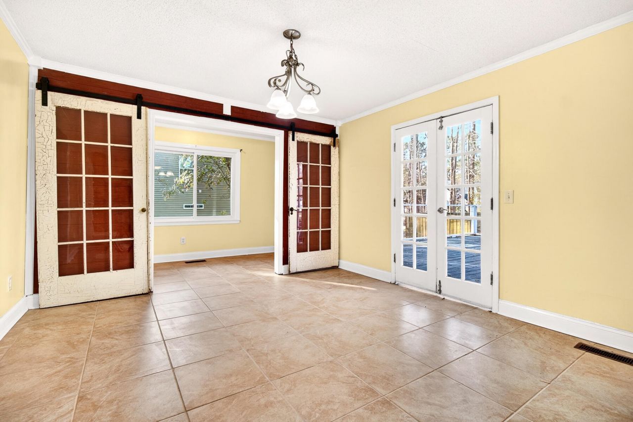 117 Pemberton Road Photo 21