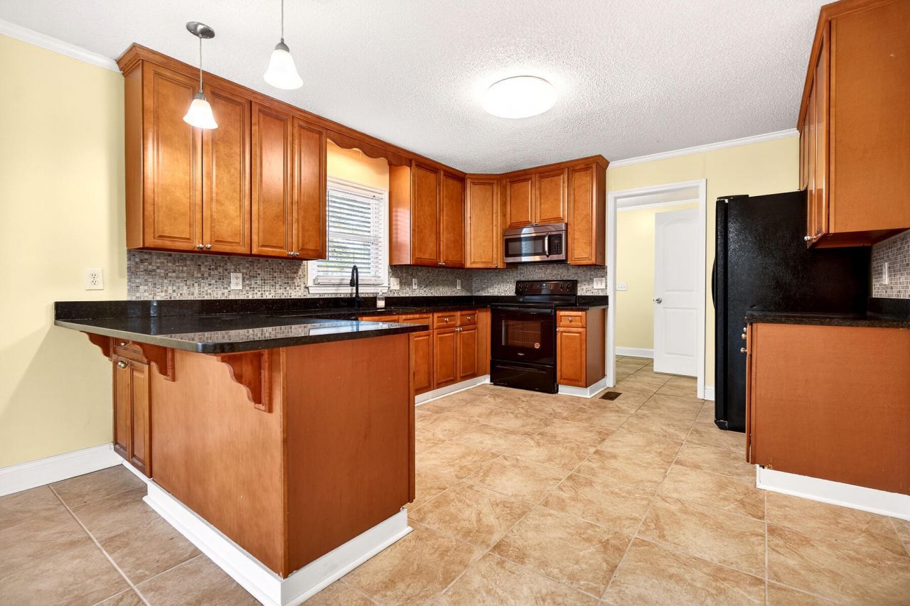 117 Pemberton Road Photo 25