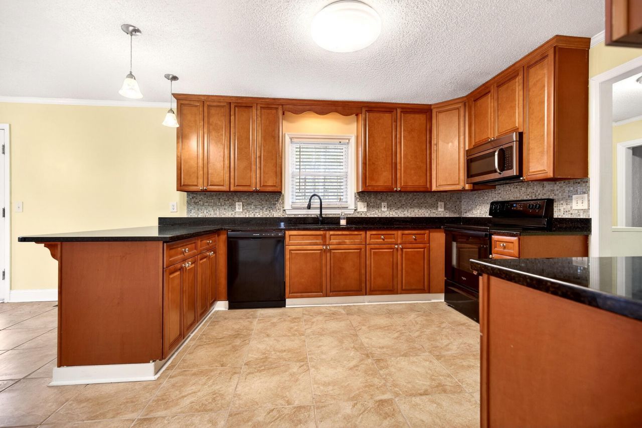 117 Pemberton Road Photo 26